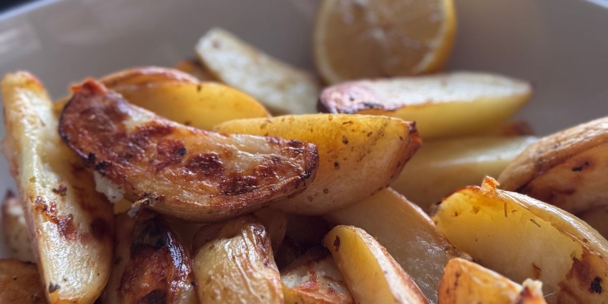 Truly Yummy Lemon Garlicky Potatoes
