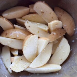 Truly Yummy Lemon Garlicky Potatoes