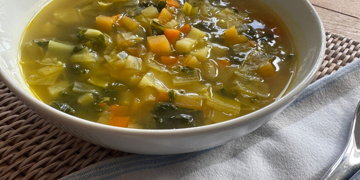Truly Yummy Golden Vegetable Soup