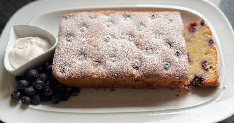 Truly Yummy Lemon & Blueberry Cake