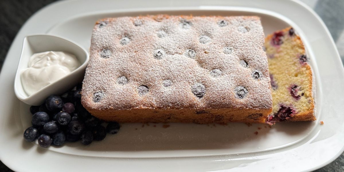 Truly Yummy Lemon & Blueberry Cake