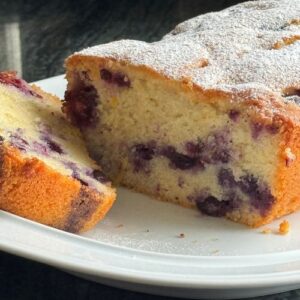 Truly Yummy Lemon & Blueberry Cake