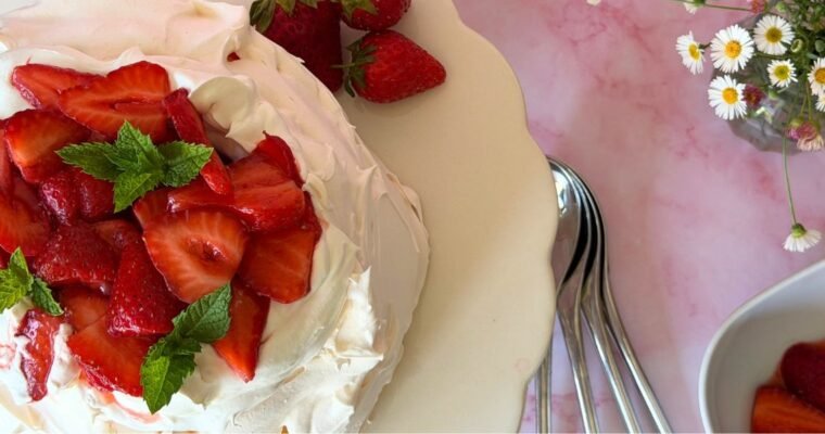 Truly Yummy Strawberry Pavlova